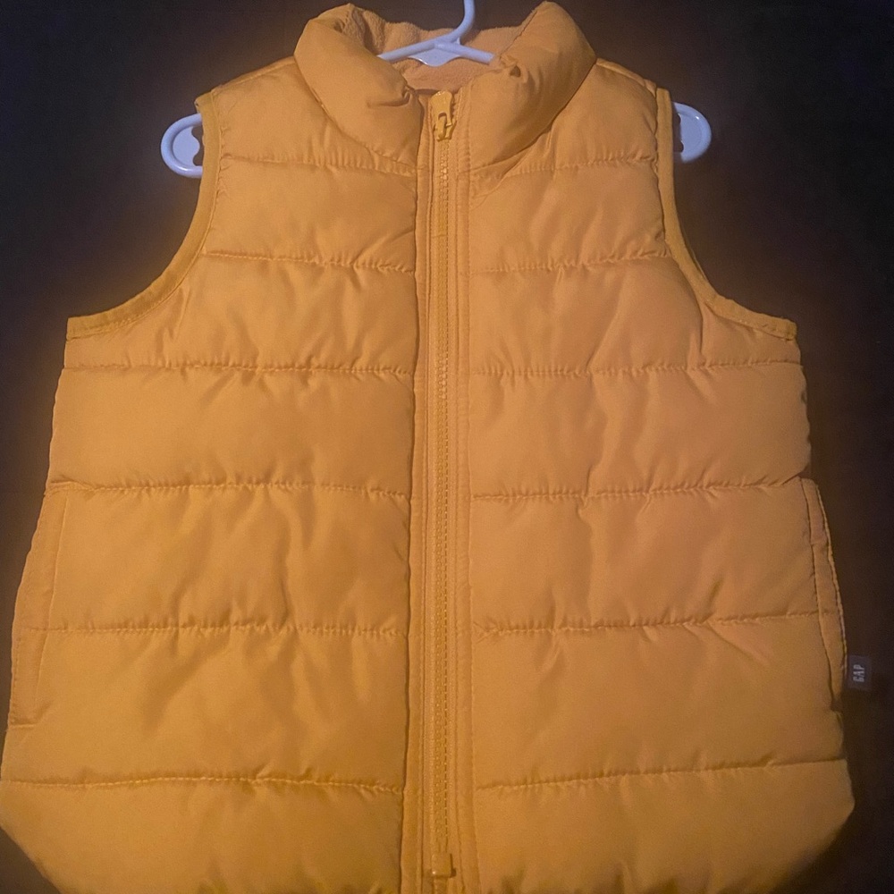 Gap, size 3 years , mustard yellow bubble vest , boys